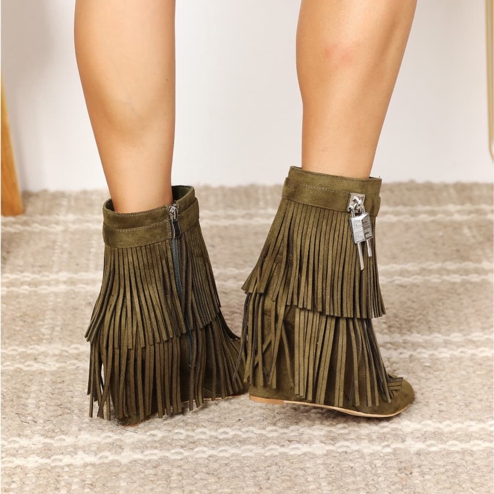 NEW WILD DIVA Cowgirl Fringe Covered Wedge Heel Ankle Booties in Olive Green - Picture 5 of 6